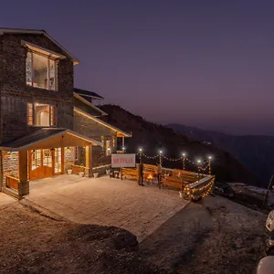Saffronstays Alpine Blue-6 Bhk With Private Deck And Valley Views From Each Shimla